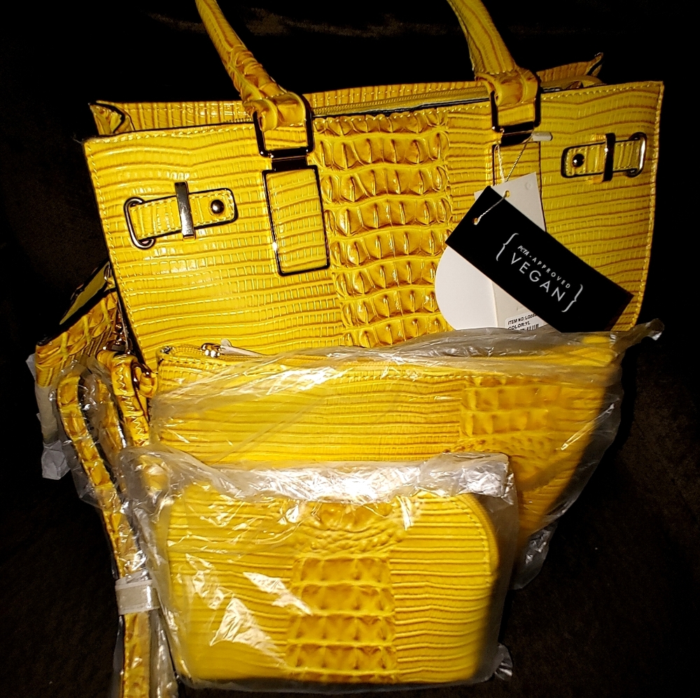4 Piece Croc Embossed Vegan Leather Purse Set